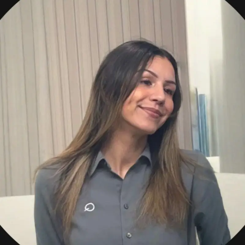 Angela Santos, Marketing Specialist, Q-railing – North America